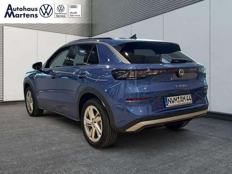 Neu VW T-Roc Life 150 PS (110 kW) 2025 Blau SUV
