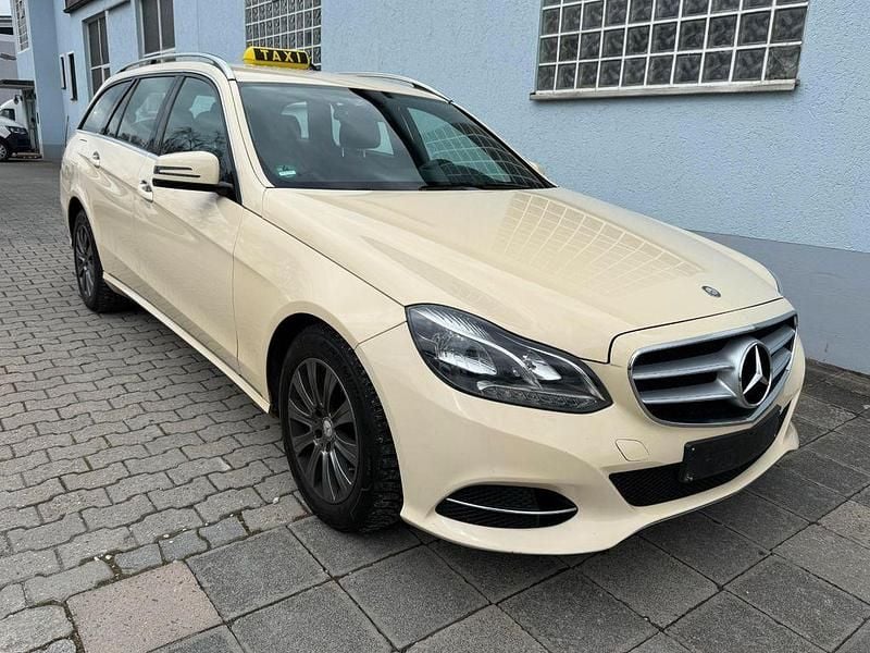 Gebraucht Mercedes E220 170 PS (125 kW) 2015 Gelb Kombi