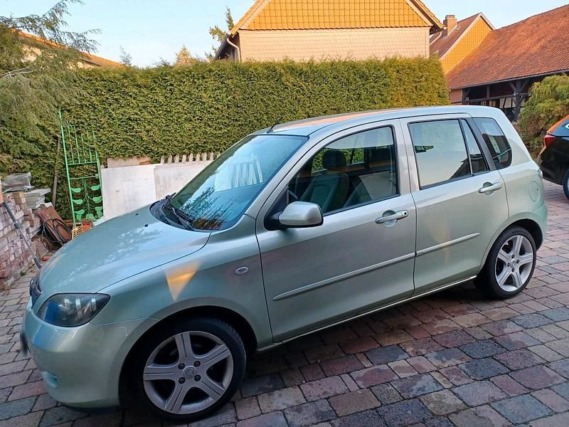 Gebraucht Mazda 2 64 PS (47 kW) 2007 Grün Kleinwagen