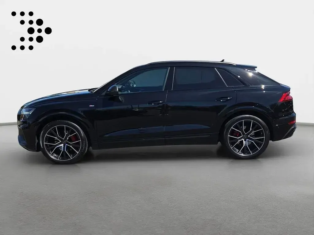 Używany Audi Q8 Competition 286 KM (210 kW) 2023 Czarny SUV