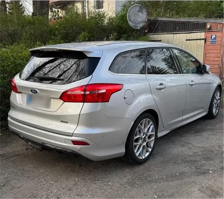 Gebraucht Ford Focus Titanium S 125 PS (91 kW) 2017 Silber Kombi