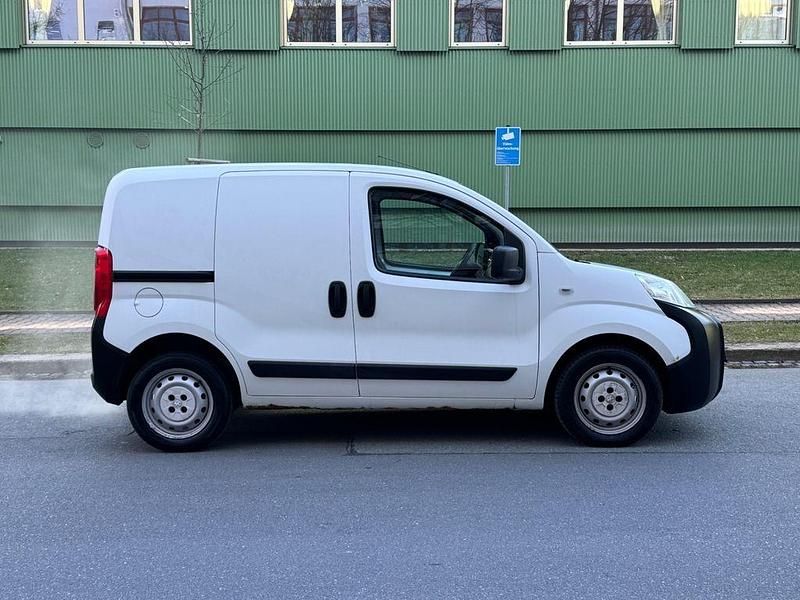 Gebraucht Peugeot Bipper 75 PS (55 kW) 2012 Weiß Van / Kleinbus