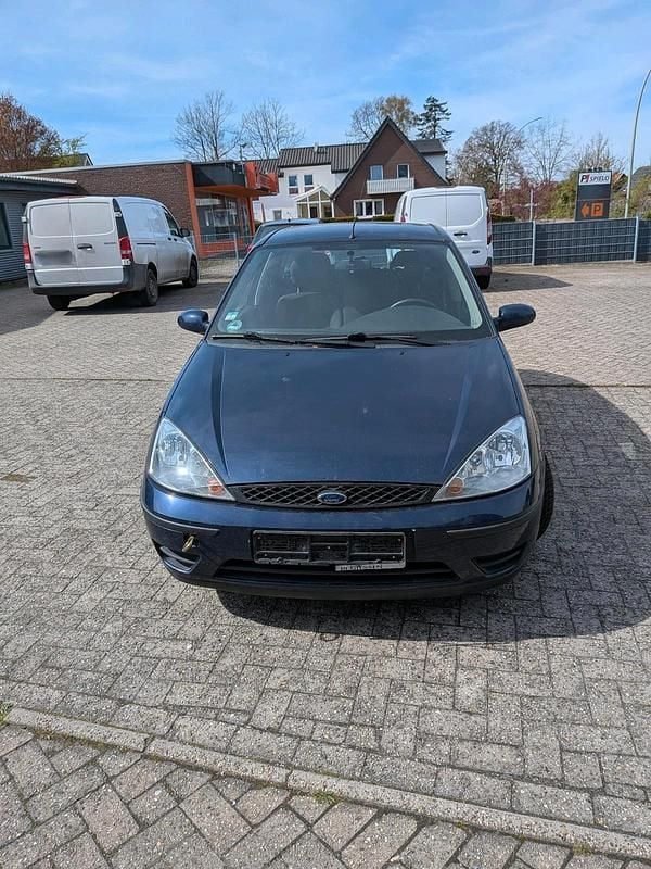 Gebraucht Ford Focus 100 PS (73 kW) 2001 Blau Kleinwagen