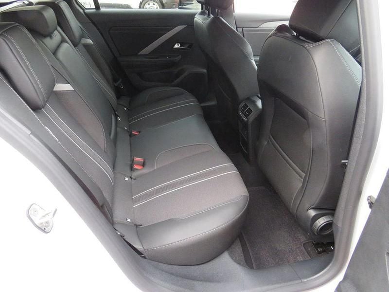 Neu Opel Astra 131 PS (96 kW) 2025 Weiß Kombi