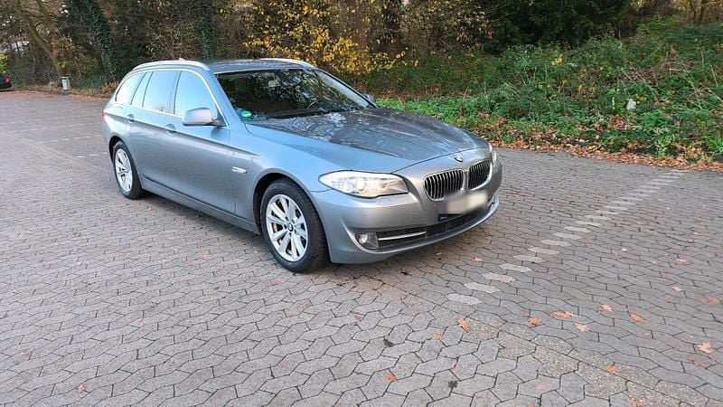 Gebraucht BMW 520 184 PS (135 kW) 2011 Grau Kombi