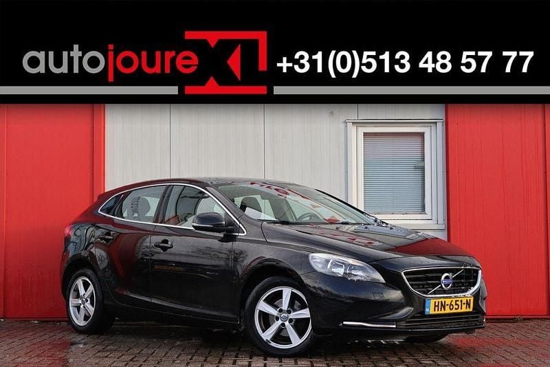 Schwarz Gebraucht 2015 Volvo V40 Business Edition Limousine | 5.699 € (Guter Preis) - Bild 1/4