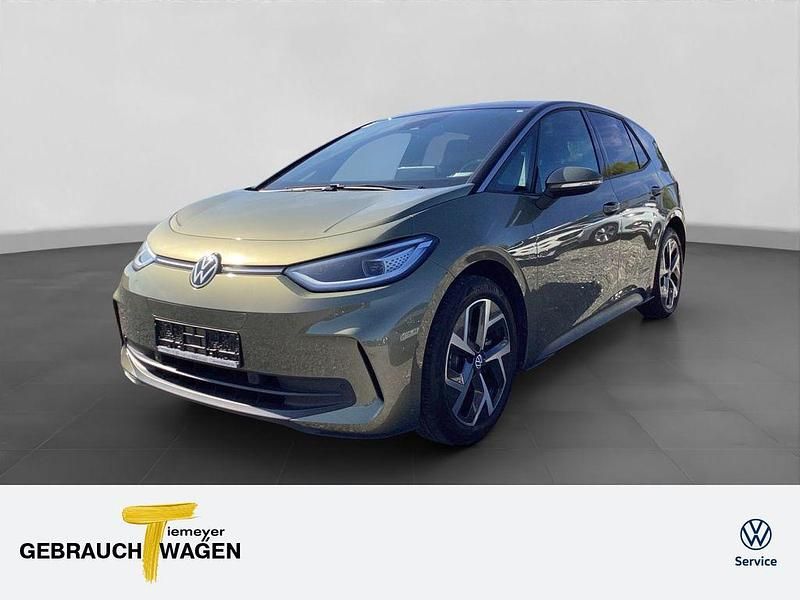 Grün Gebraucht 2023 VW ID.3 Pro Kleinwagen | 29.870 € (Teuer) - Bild 1/4