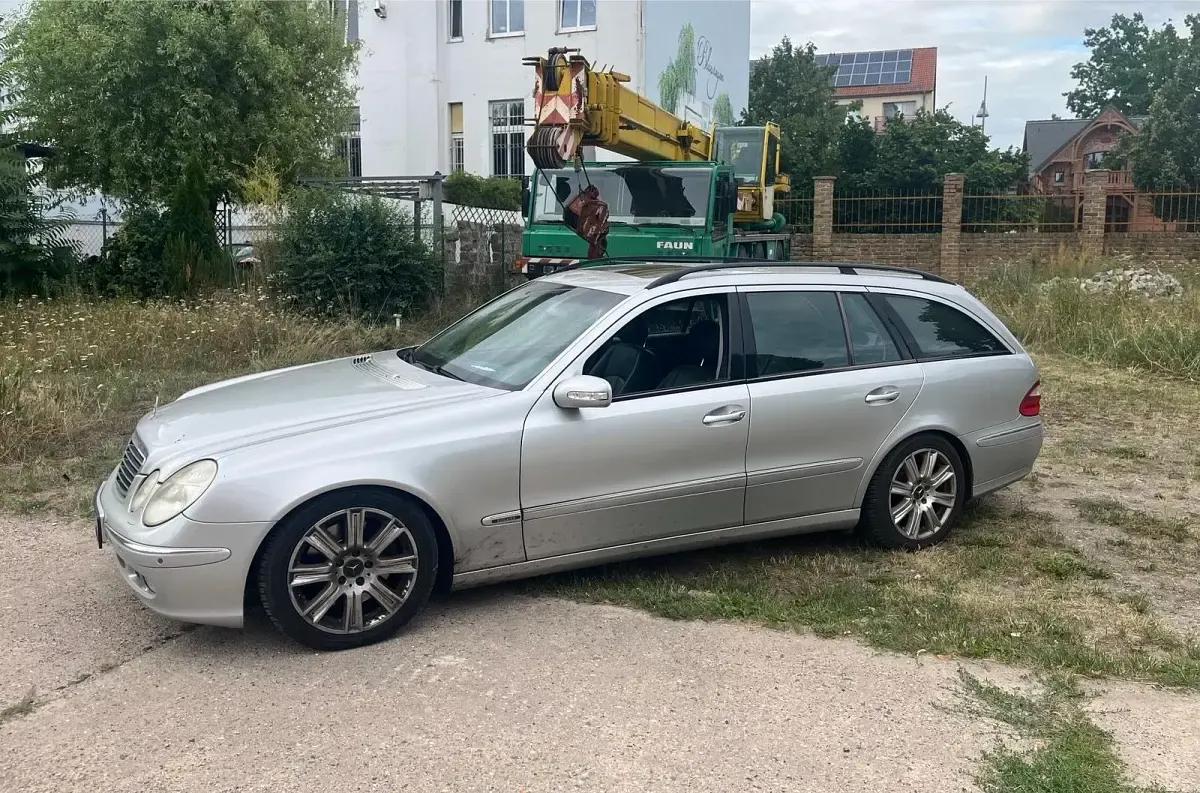Gebraucht Mercedes E500 306 PS (225 kW) 2003 Silber Kombi