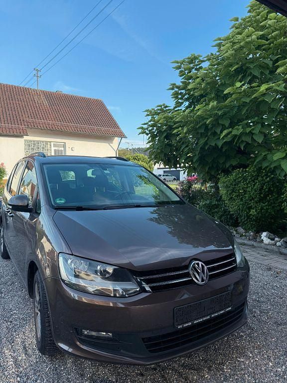 Braun Gebraucht 2012 VW Sharan Trendline Van / Kleinbus | 6.500 € (Superpreis) - Bild 1/4