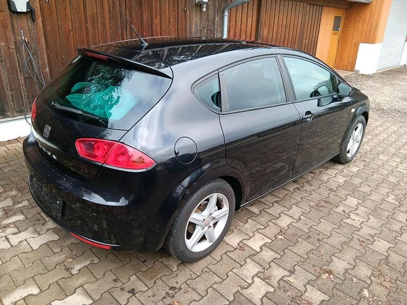 Gebraucht Seat Leon 105 PS (77 kW) 2010 Schwarz Kleinwagen