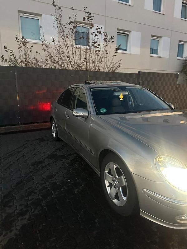 Gebraucht Mercedes E320 224 PS (164 kW) 2004 Andere farben Limousine