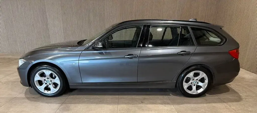 Gebraucht BMW 320 Sport Line 184 PS (135 kW) 2013 Grau Limousine