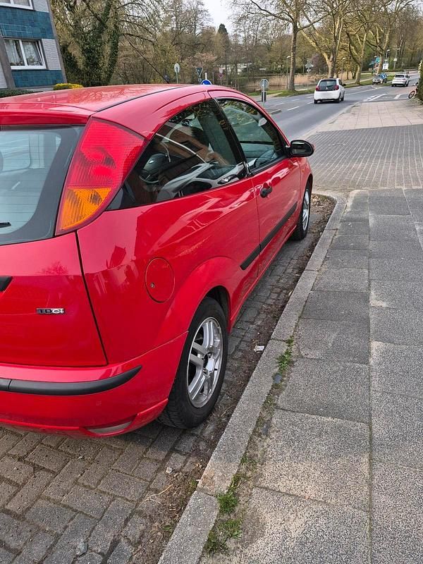 Usata Ford Focus 101 CV (74 kW) 2004 Rosso Coupé