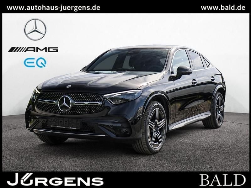 Schwarz metalliclack obsidianschwarz Gebraucht 2024 Mercedes GLC300 AMG Coupé | 67.790 € (Fairer Preis) - Bild 1/4