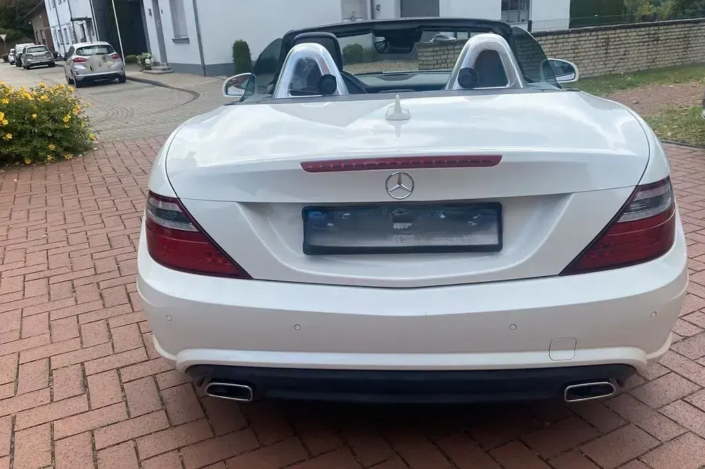 Gebraucht Mercedes SLK350 306 PS (225 kW) 2014 Weiß Cabrio