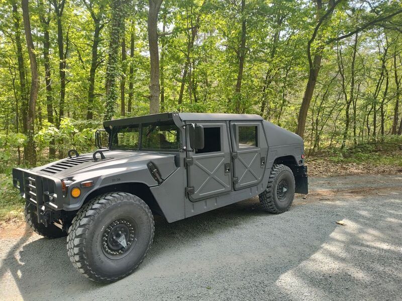 Grau Gebraucht 1988 Hummer H1 SUV | 79.000 € - Bild 1/4