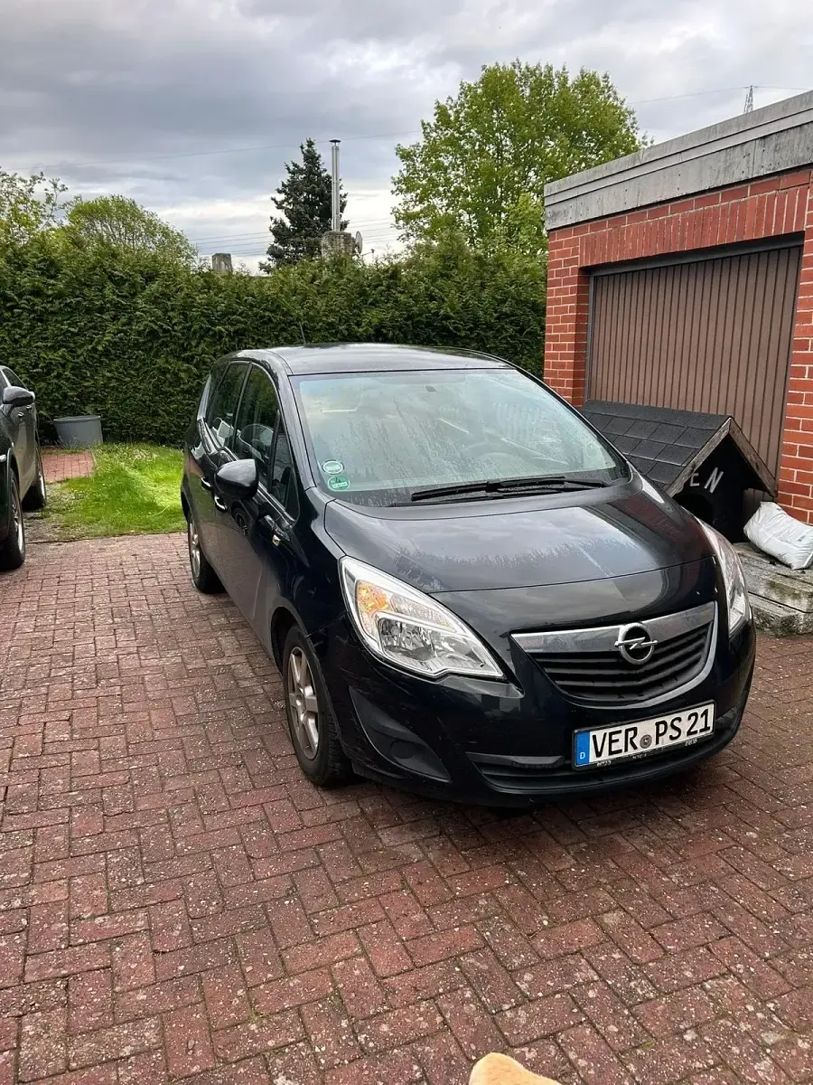 Gebraucht Opel Meriva 101 PS (74 kW) 2012 Schwarz Van / Kleinbus