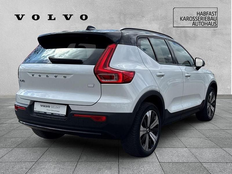 Gebraucht Volvo XC40 Plus 169 kW (231 PS) 2022 Crystal white / metallic SUV