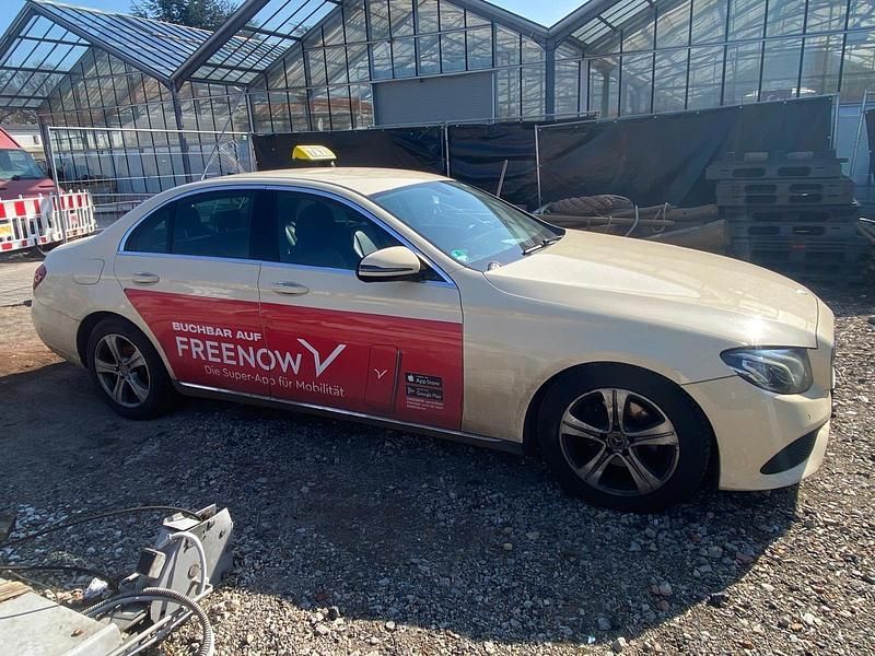 Gebraucht Mercedes E200 150 PS (110 kW) 2017 Gelb Limousine