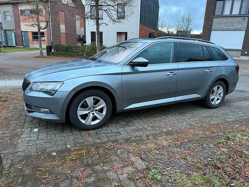 Gebraucht Skoda Superb 2018 Grau Kombi