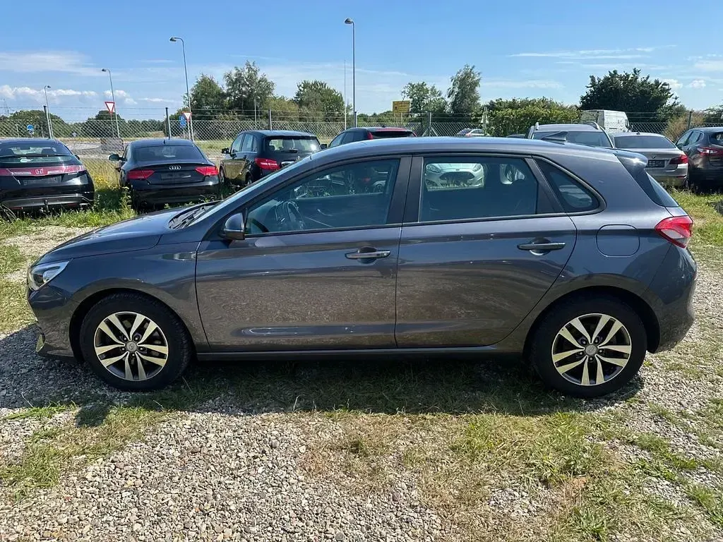 Gebraucht Hyundai i30 Trend 116 PS (85 kW) 2019 Limousine