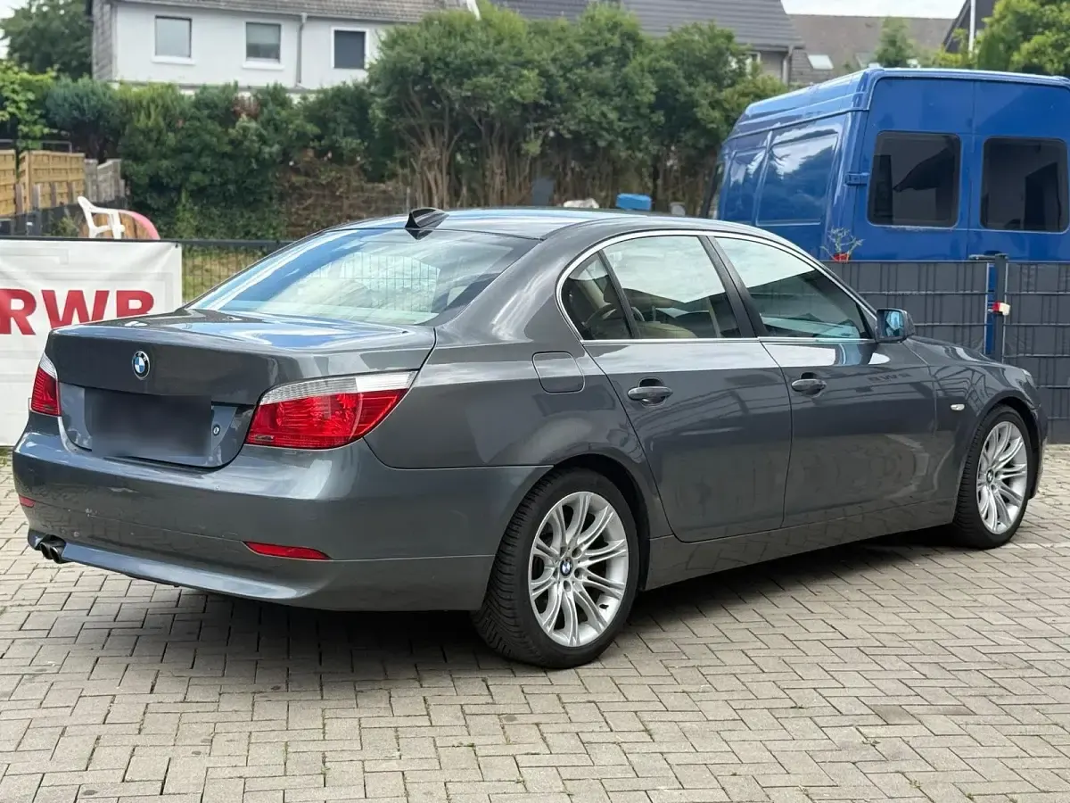 Gebraucht BMW 525 192 PS (141 kW) 2005 Grau Limousine