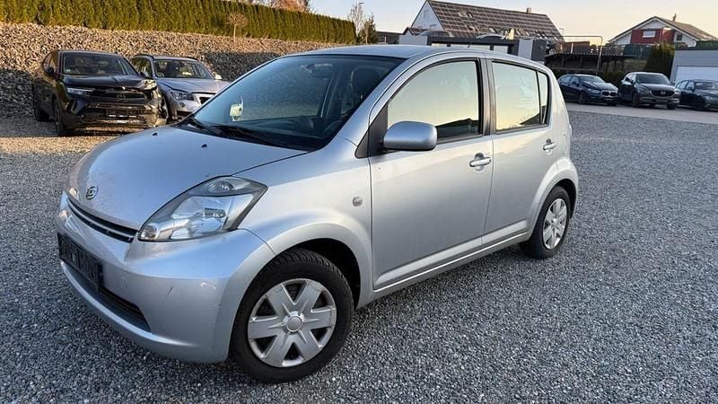 Gebraucht Daihatsu Sirion 91 PS (66 kW) 2007 Silber Kleinwagen