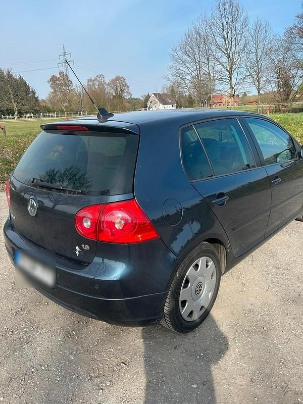 Gebraucht VW Golf V 102 PS (75 kW) 2008 Blau Kleinwagen