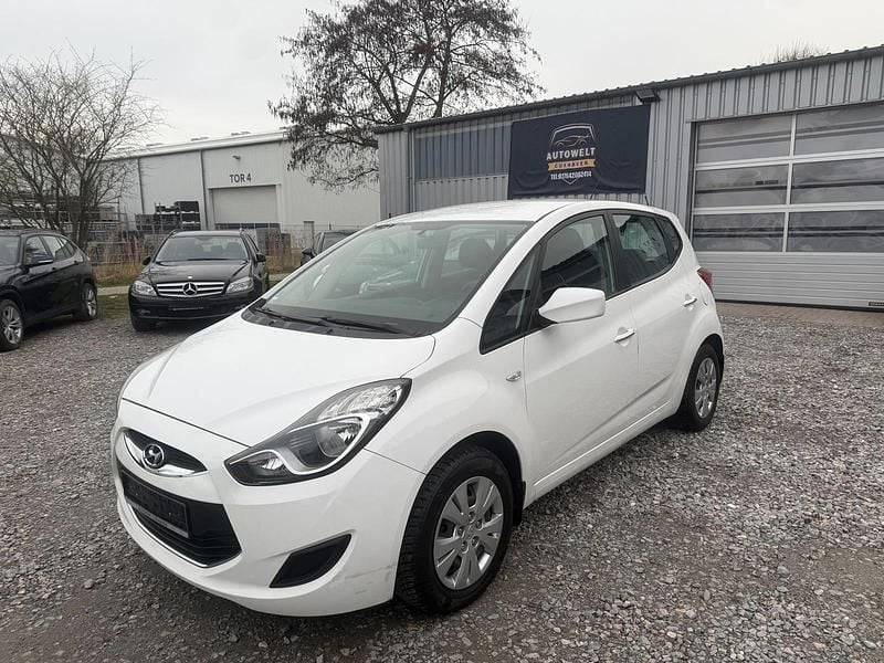 Gebraucht Hyundai ix20 90 PS (66 kW) 2014 Weiß Kleinwagen