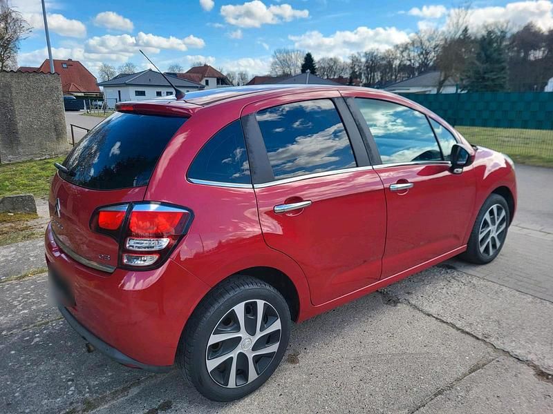 Gebraucht Citroën C3 68 PS (50 kW) 2016 Rot Kleinwagen