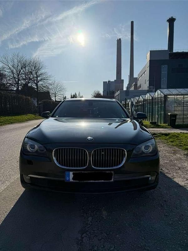 Gebraucht BMW 730 245 PS (180 kW) 2009 Grau Limousine