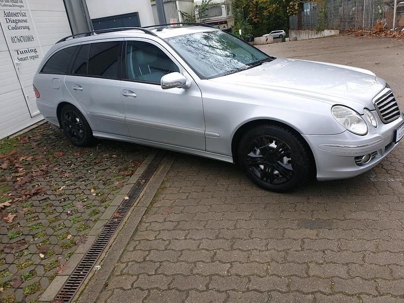 Gebraucht Mercedes E220 Avantgarde 170 PS (125 kW) 2006 Silber Kombi