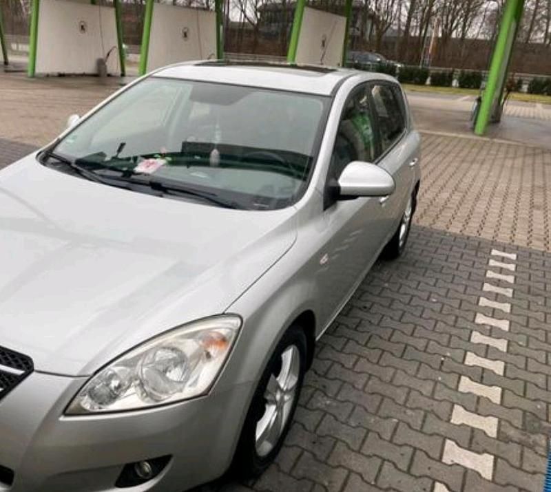 Gebraucht Kia Ceed 105 PS (77 kW) 2007 Grau Kleinwagen