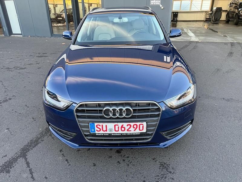 Blau Gebraucht 2012 Audi A4 Ambiente Kombi | 14.650 € (Teuer) - Bild 1/4