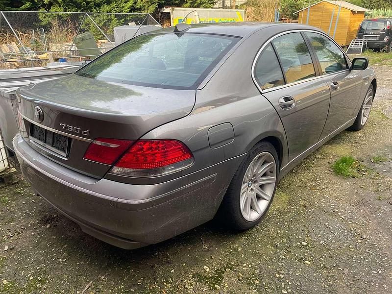 Gebraucht BMW 730 218 PS (160 kW) 2005 Silber Limousine
