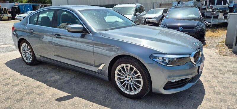 Blau Gebraucht 2019 BMW 530e iPerformance Limousine | 26.500 € (Superpreis) - Bild 1/4