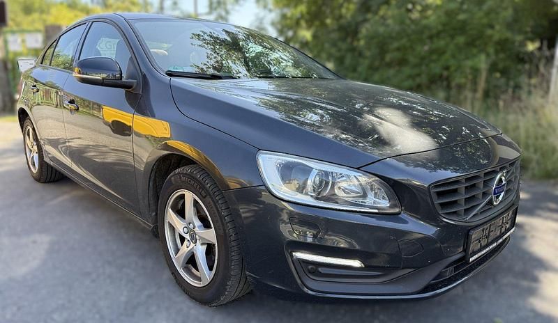 Rot Gebraucht 2017 Volvo S60 Business Edition Limousine | 6.500 € (Superpreis) - Bild 1/4