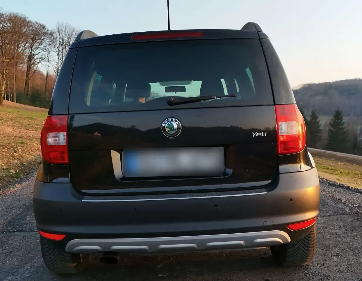 Gebraucht Skoda Yeti Active 105 PS (77 kW) 2011 Schwarz SUV