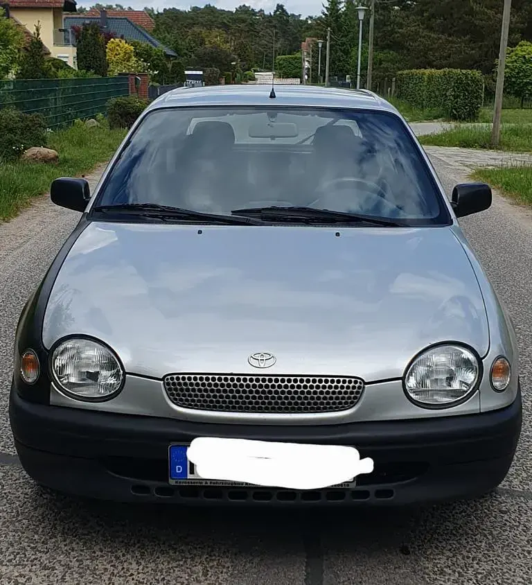 Brugt Toyota Corolla 85 HK (62 kW) 1999 Sølv Hatchback