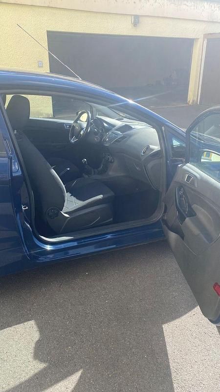 Gebraucht Ford Fiesta Trend 75 PS (55 kW) 2017 Blau Kleinwagen