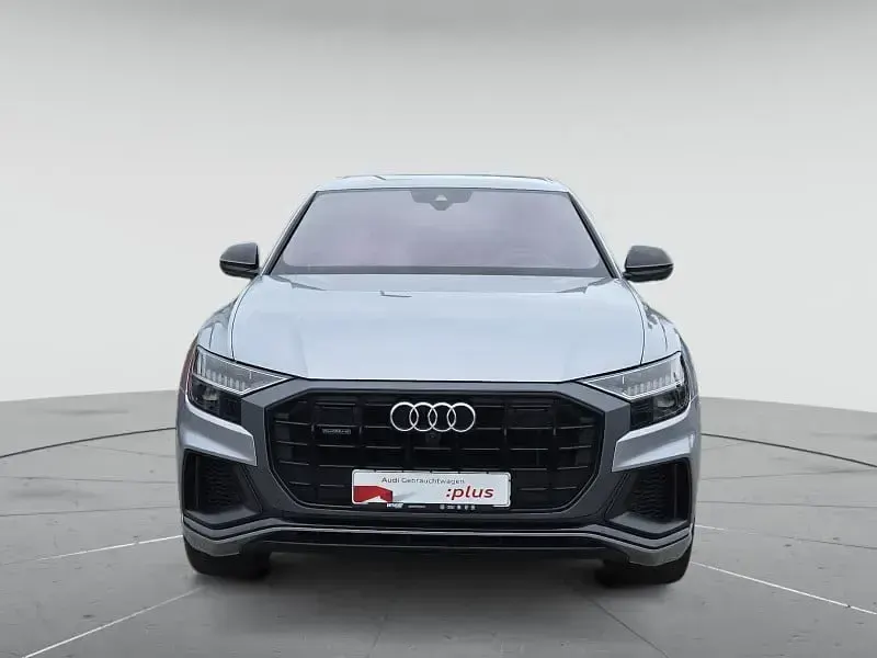 Gebraucht Audi Q8 Ambiente 462 PS (339 kW) 2021 Florettsilber metallic SUV