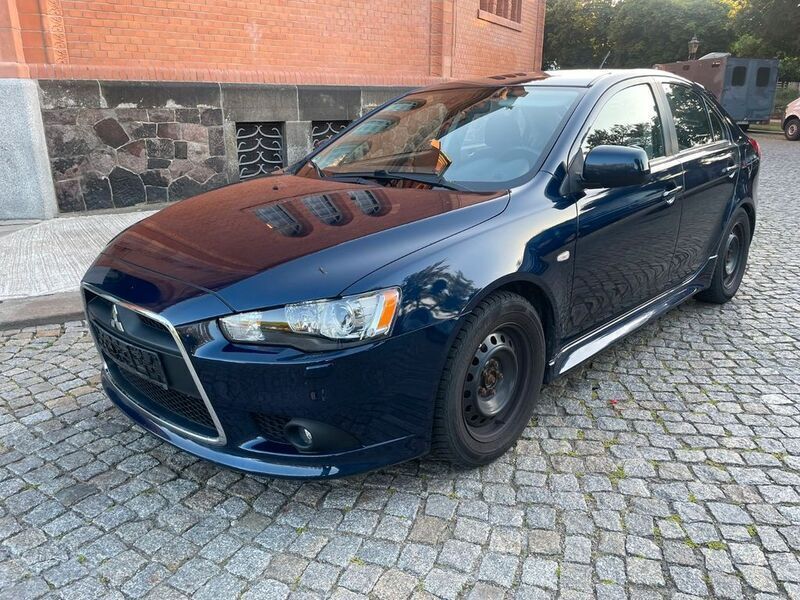 Blau Gebraucht 2014 Mitsubishi Lancer Sportback Limousine | 5.200 € (Superpreis) - Bild 1/4