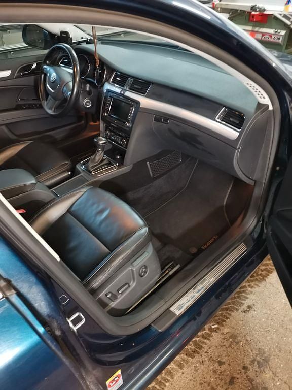 Gebraucht Skoda Superb Elegance 260 PS (191 kW) 2012 Grün Kombi