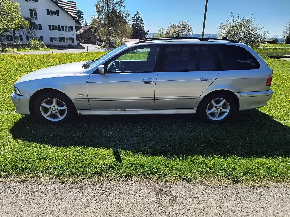 Usata BMW 520 170 CV (125 kW) 2002 Argento Station wagon
