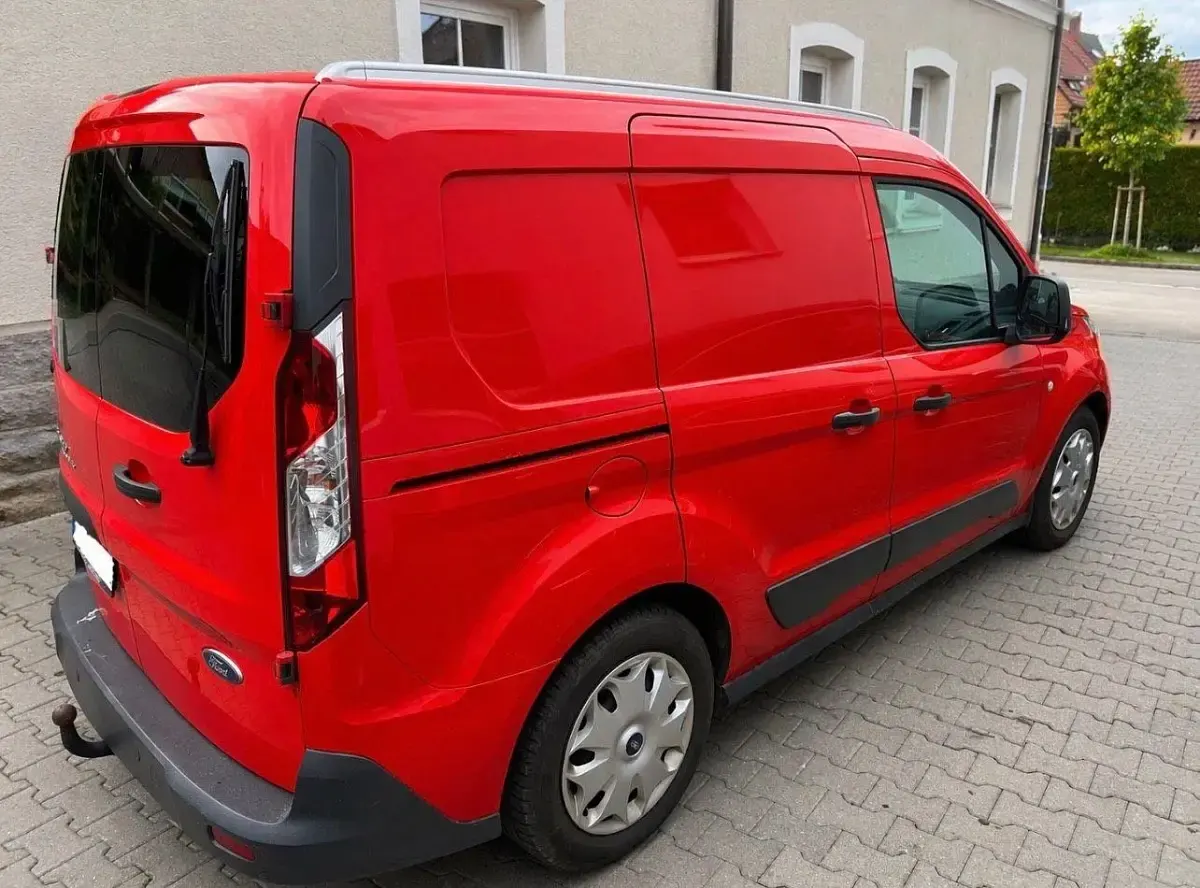 Używany Ford Transit Connect Trend 120 KM (88 kW) 2017 Czerwony Minivan