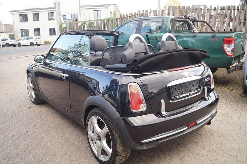 Usado Mini Cooper Cabriolet 116 HP (85 kW) 2007 Preto Cabrios