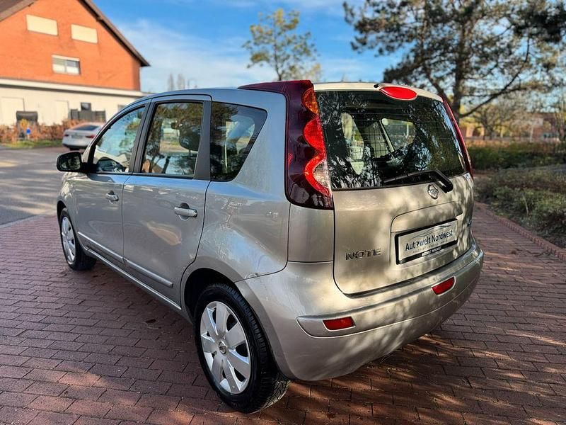 Gebraucht Nissan Note Acenta 88 PS (64 kW) 2009 Silber Kleinwagen