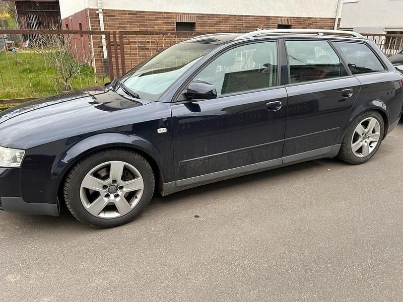 Gebraucht Audi A4 163 PS (119 kW) 2002 Blau Kombi