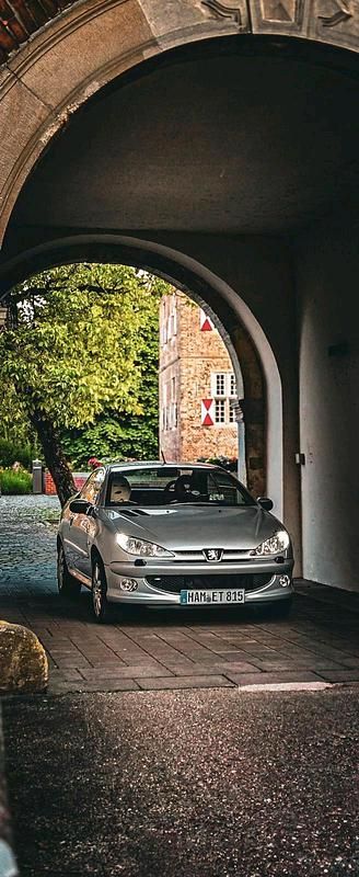 Gebraucht Peugeot 206 CC 110 PS (80 kW) 2004 Silber Cabrio