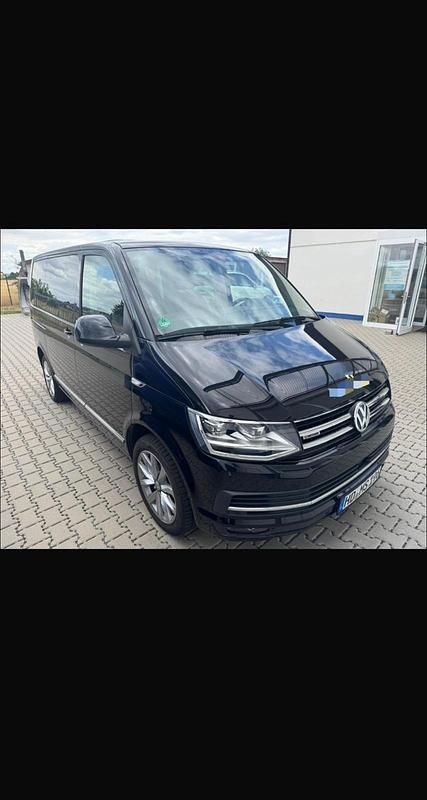 Schwarz Gebraucht 2015 VW T6 Highline Van | 28.900 € (Guter Preis) - Bild 1/4